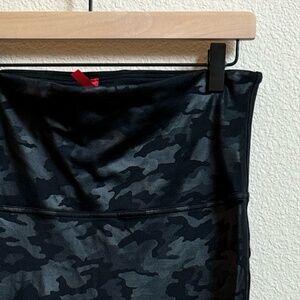 SPANX CAMO LEGGINGS XL